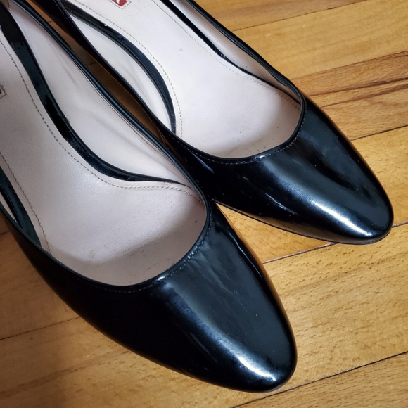 Prada Black Patent Leather Pumps, EU 40 - Picture 5 of 11